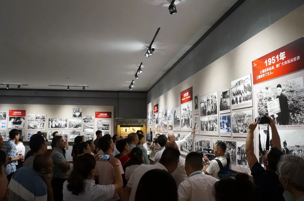 建川博物馆“一条大河波浪宽——新中国70年民间记忆展”今日开展