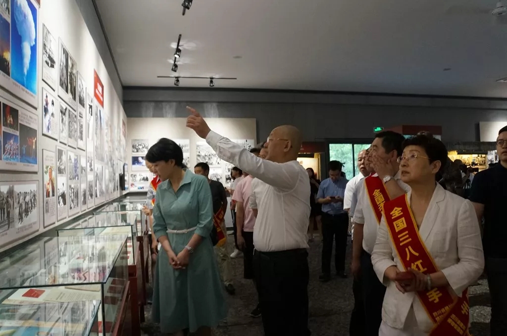 建川博物馆“一条大河波浪宽——新中国70年民间记忆展”今日开展